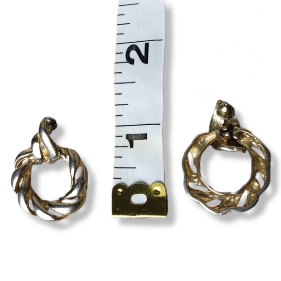 Vintage Goldtone Post-back Earrings - Picture 5 of 5